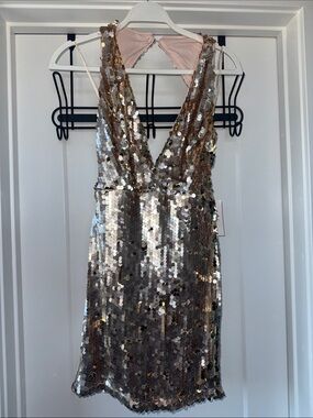 xtaren sequin dress Xtaren Sequin Dress Black or Burgundy (S-L)